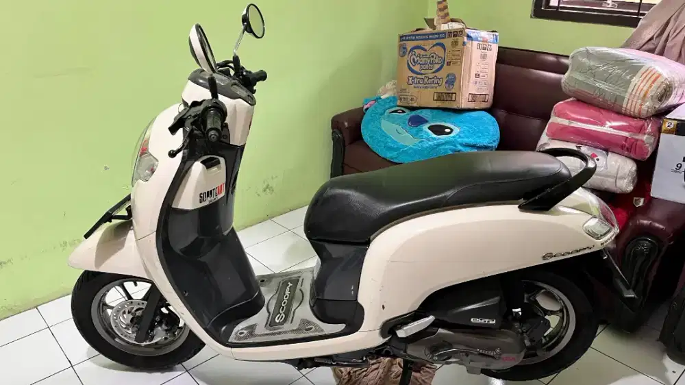 Scoopy 2017 warna cream