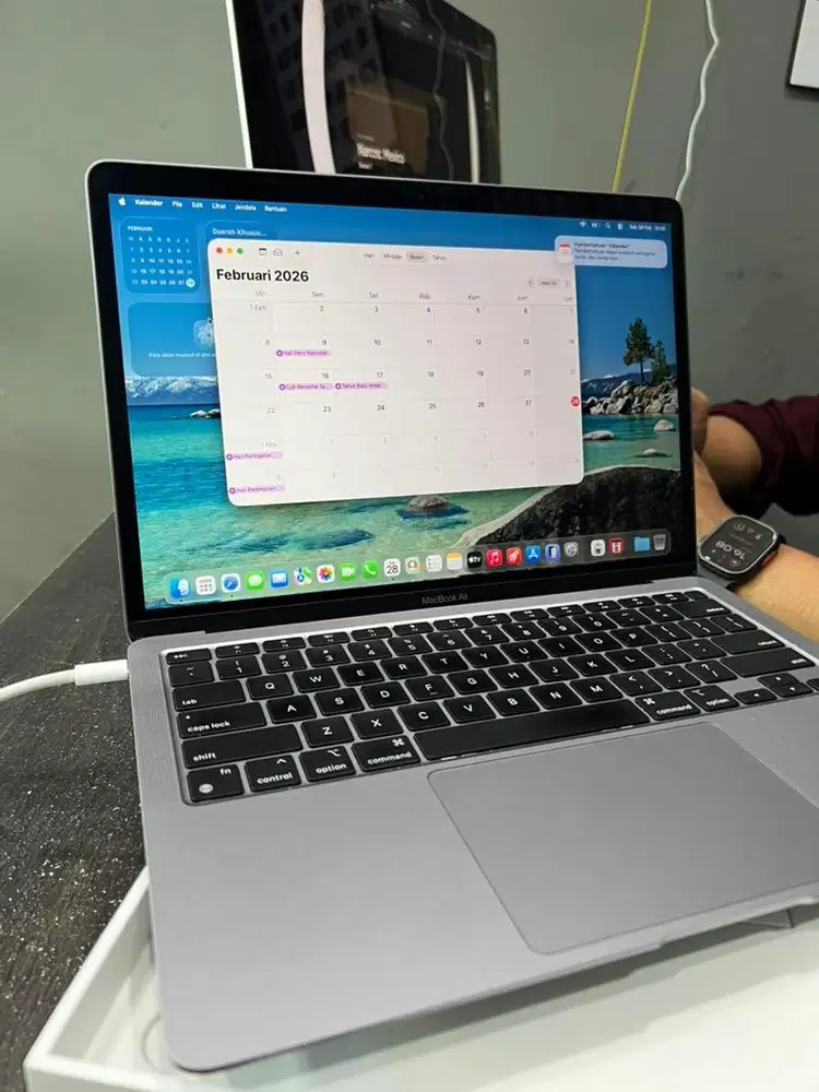 Macbook air m1 8/256 gb garansi resmi