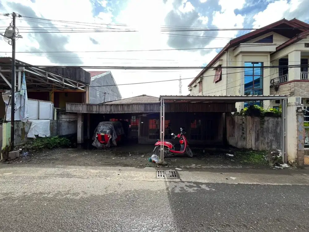 DIJUAL RUMAH SHM. POSISI STRATEGIS COCOK UNTUK USAHA ATAU DIBUAT RUKO