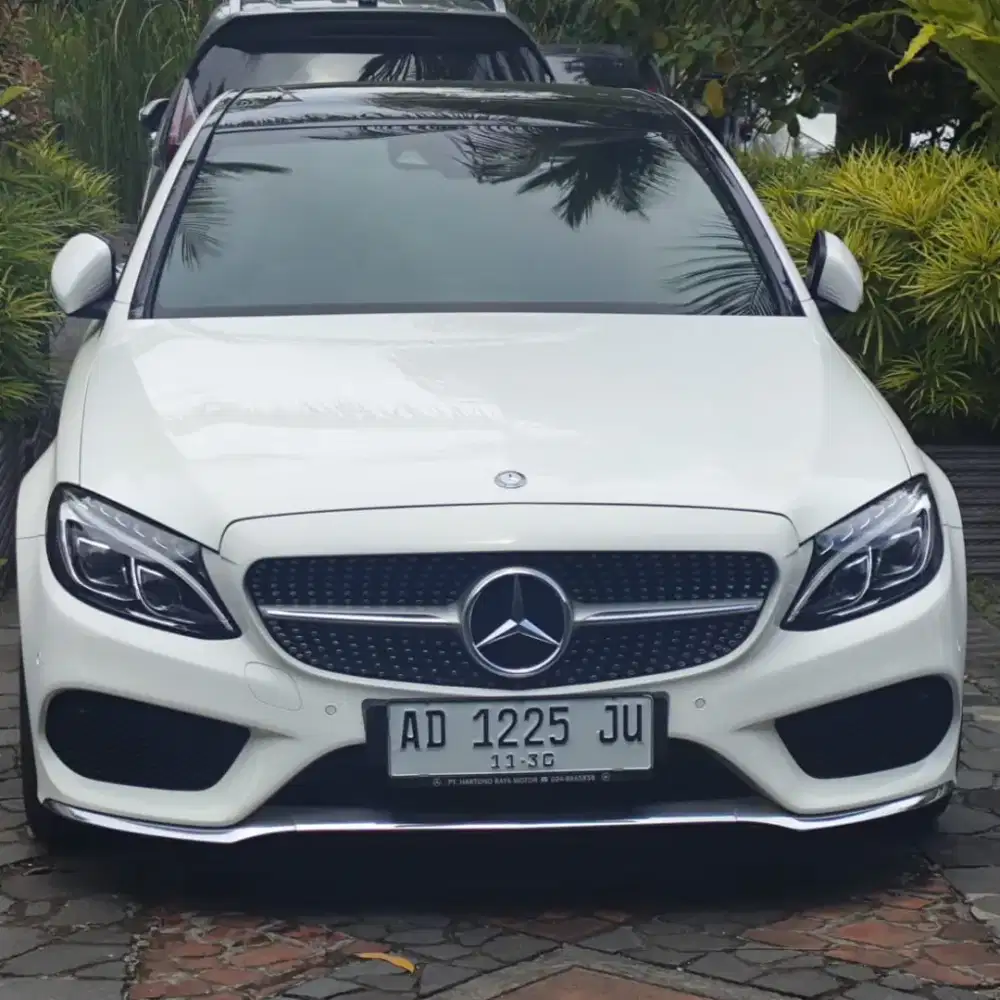 Mercedes C 300 kondisi nyaris baru a.n sendiri