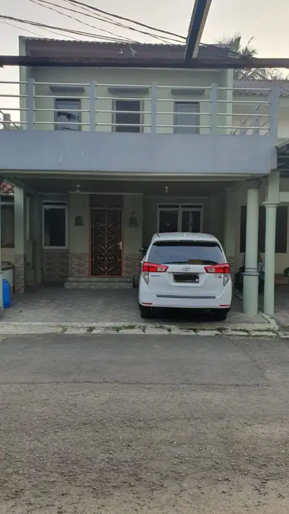 Rumah 2 lantai siap huni di Taman Ubud Indah Lippo Karawaci