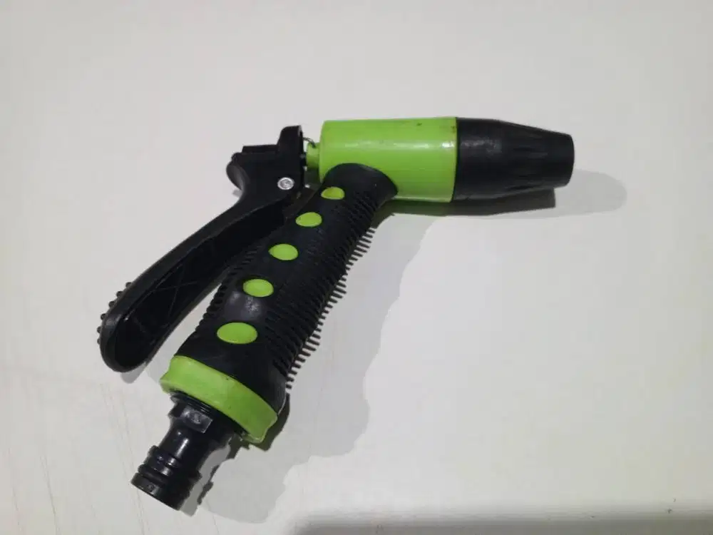 Alat Semprotan Nozel Tembakan Siram Air Taman Sambungan Selang