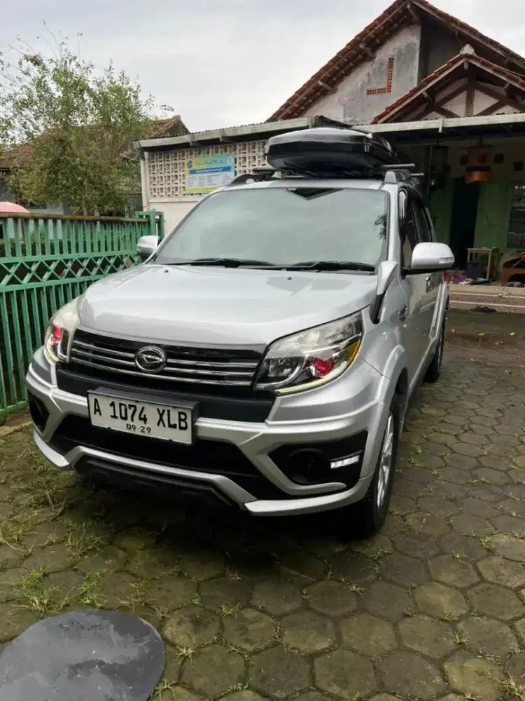 Daihatsu terios R advanture 2015