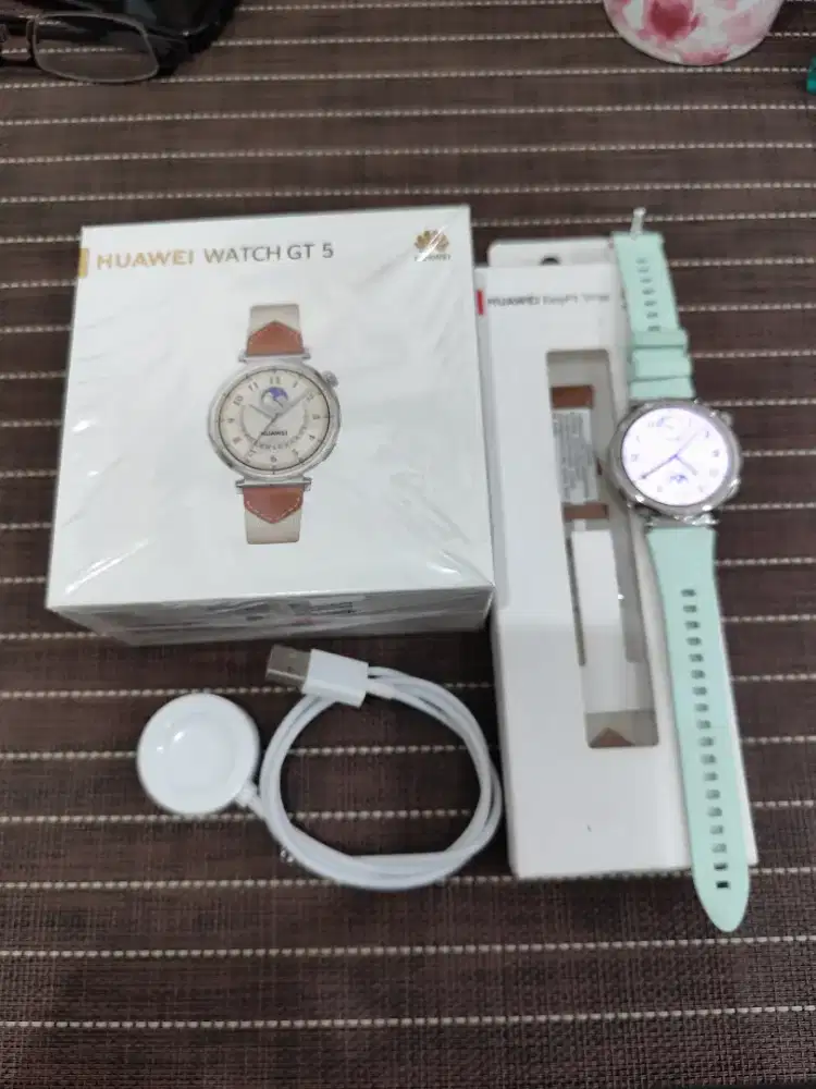 Huawei watch gt 5 40mm, like new