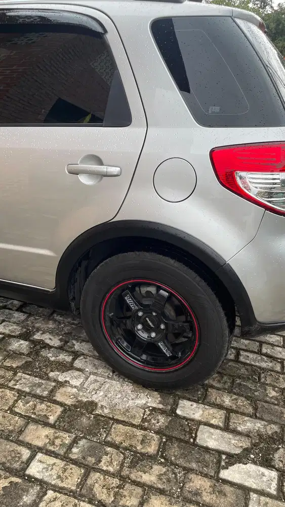 Suzuki SX4 2011 Bensin