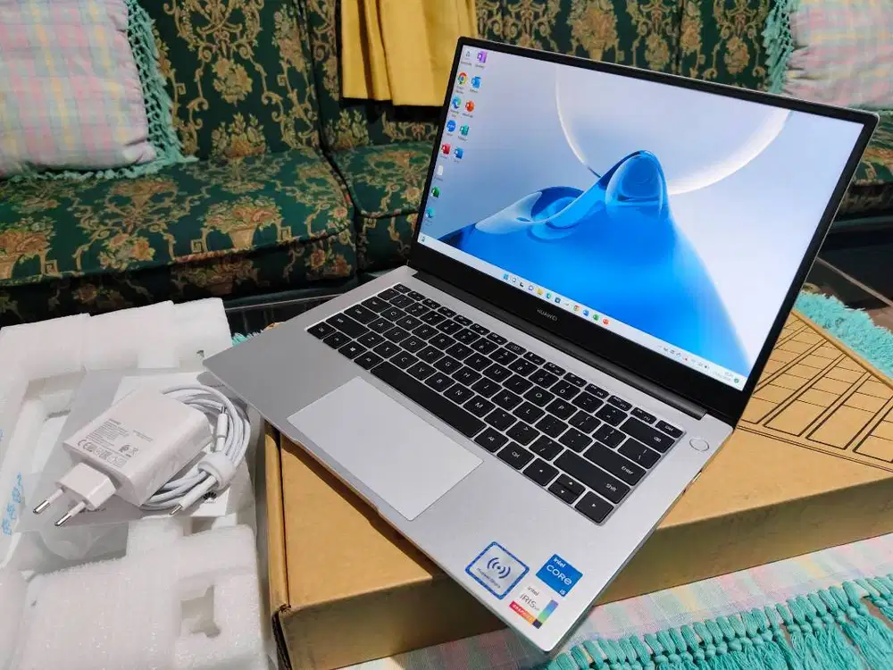 Laptop huawei matebook D14 model terbaru, design mewah bgt,