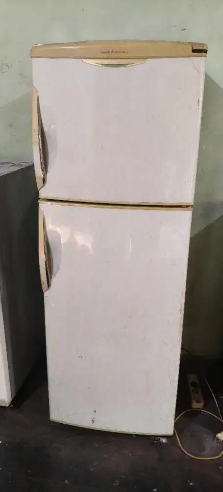 Kulkas 2 pintu sanyo 100% orisinil