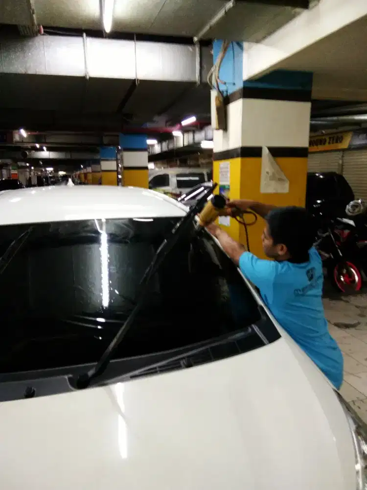 Kaca film mobil dan gedung