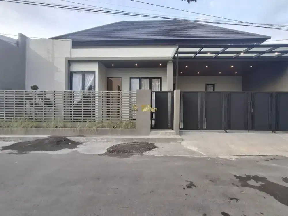 RUMAH TANAH LUAS, DEKAT JALAN RAYA DI PURWOMARTANI, KALASAN