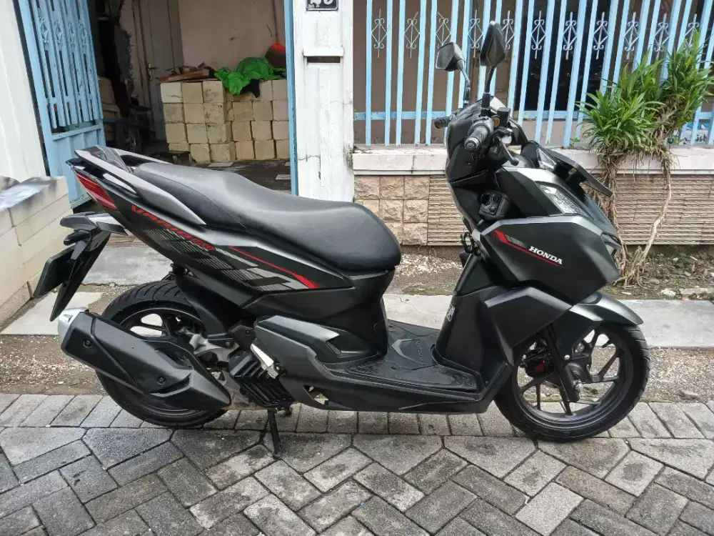 BU vario 160 2024 k. 23 rb plat w gresik istimewa siap modik
