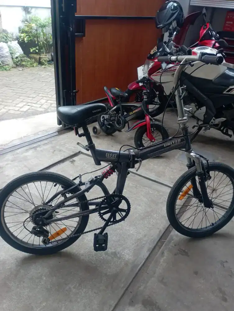 Sepeda lipat united quest
