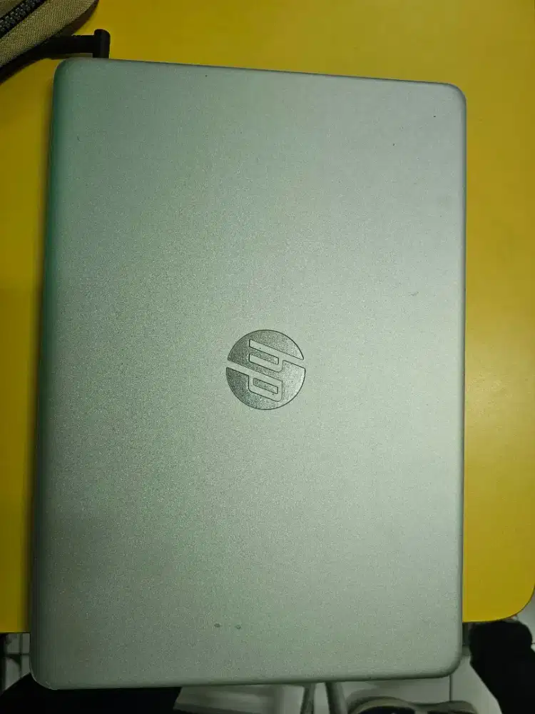 Laptop Hp 14s i3 gen 8