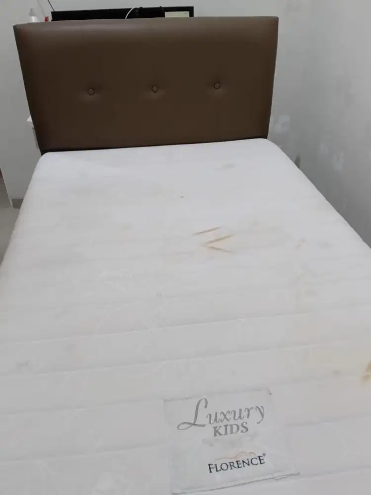 Kasur Spring Bed Florence 120 x 200 & Meja Rias