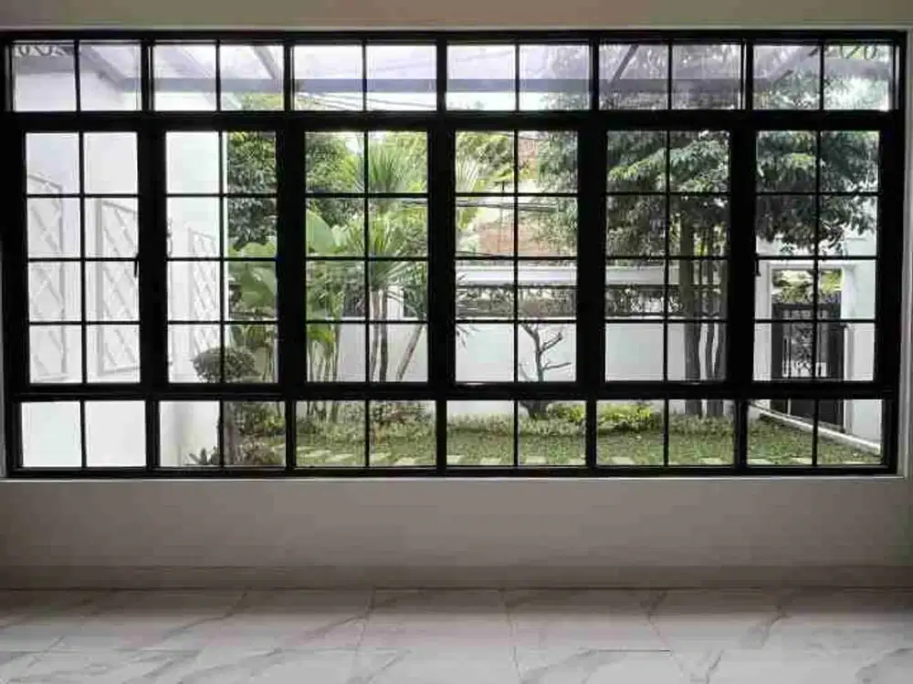 Di Jual Cepat!
Rumah di Cilandak Model American Classic