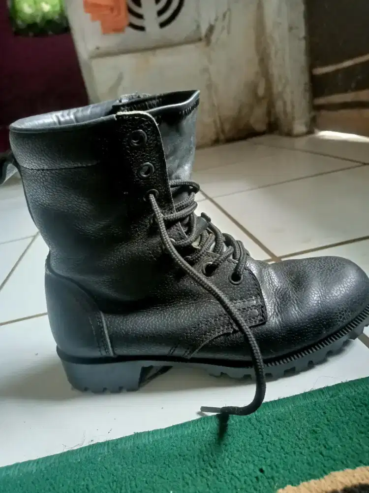 Sepatu PDL size 42