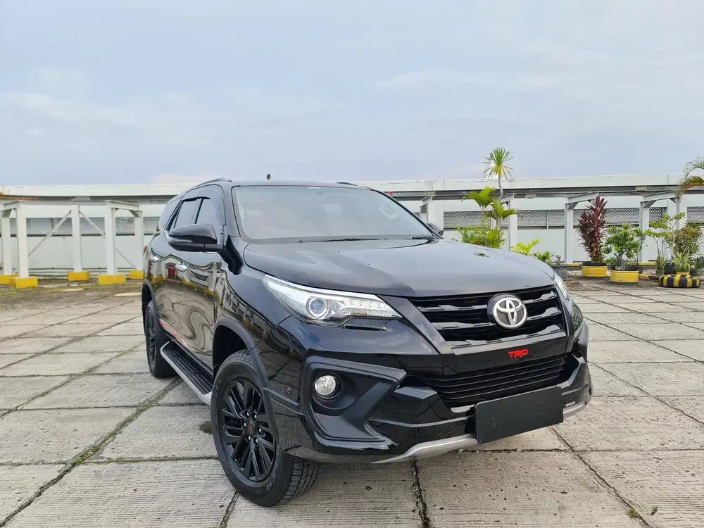 [KM 40 RIBUAN]TOYOTA FORTUNER VRZ 2.4 TRD AT HITAM 2019