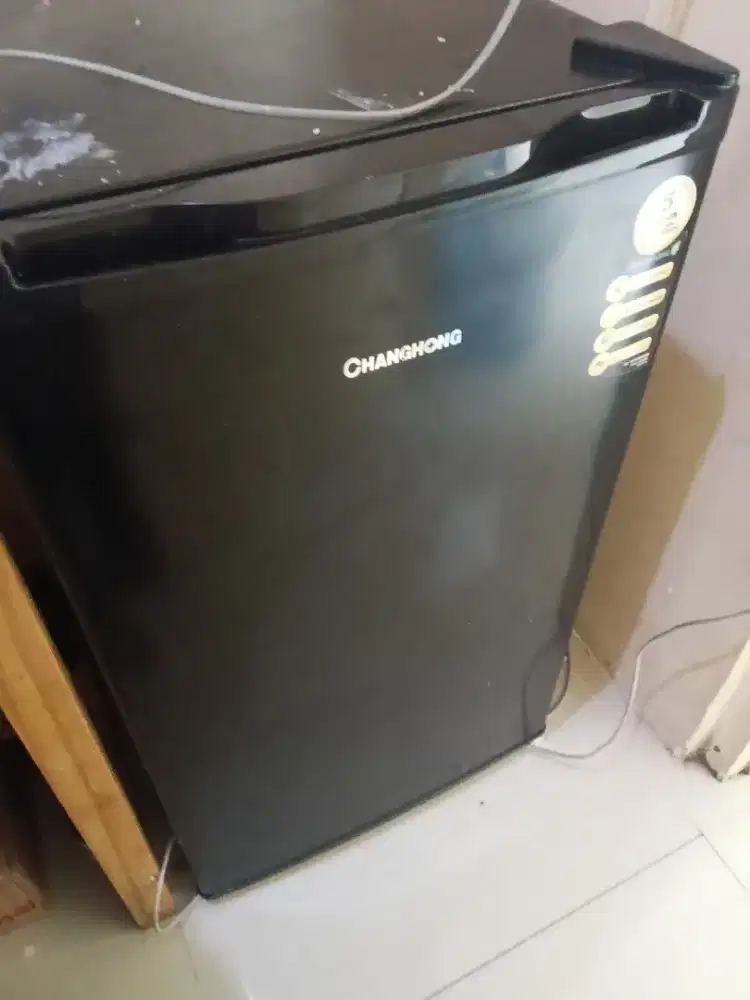 Kulkas 100lt changhong cb100 nego bensin