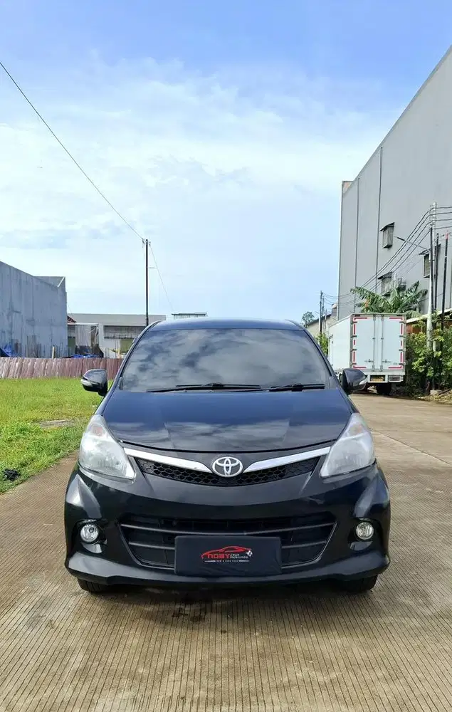 Toyota Avanza Veloz 1.5 2012 Automatic ( Hitam Metalik )
