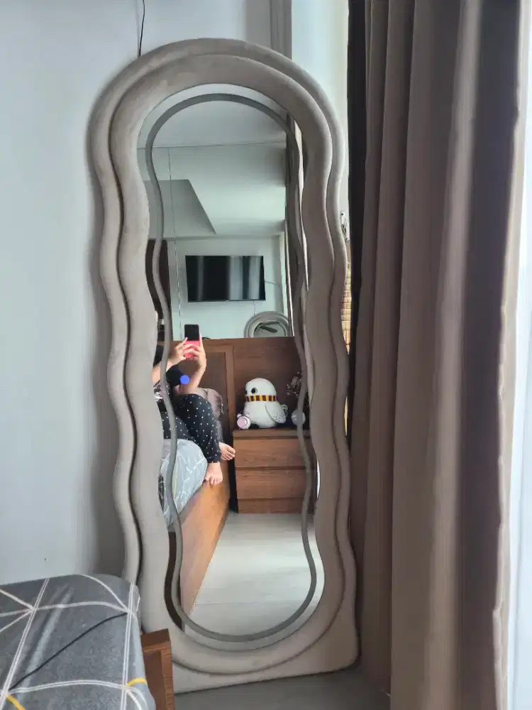Cermin Full Body Estetik