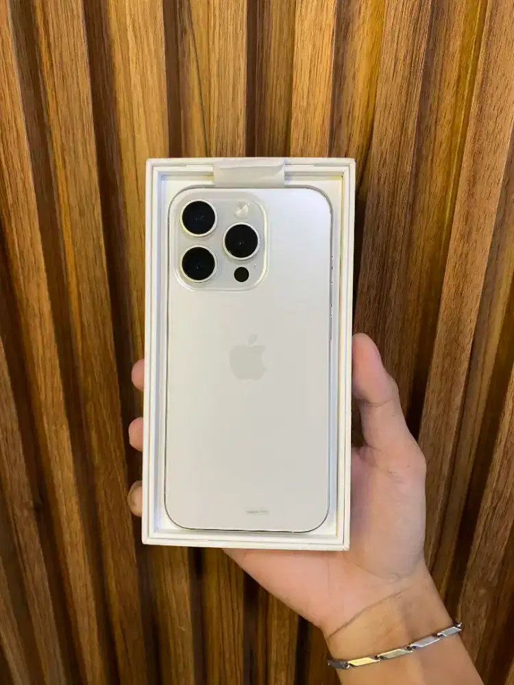 Iphone 15 pro 256gb white titanium
