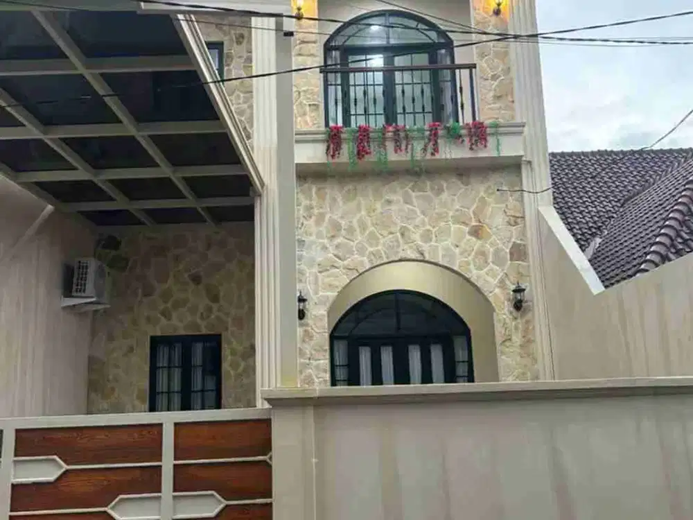 DI JUAL RUMAH 2 LANTAI FULL FURNISHED DI CILEDUG