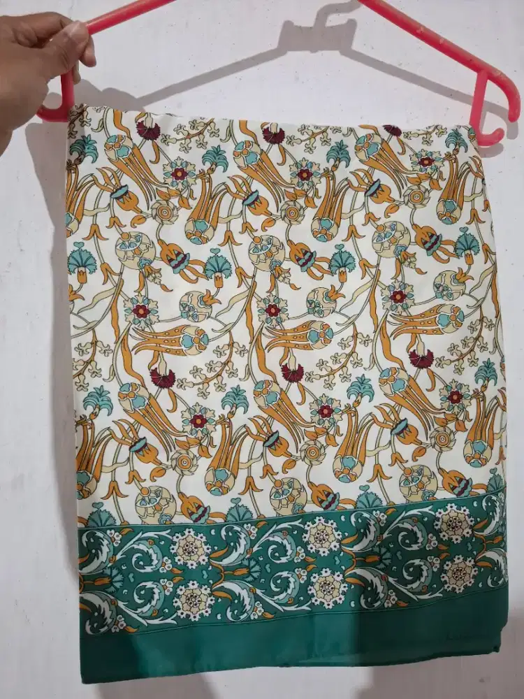 Hijab Silk Motif