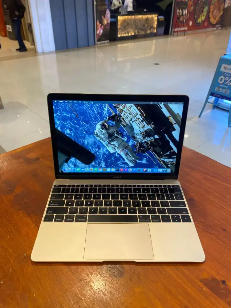 Macbook Retina 12 inch , 2015