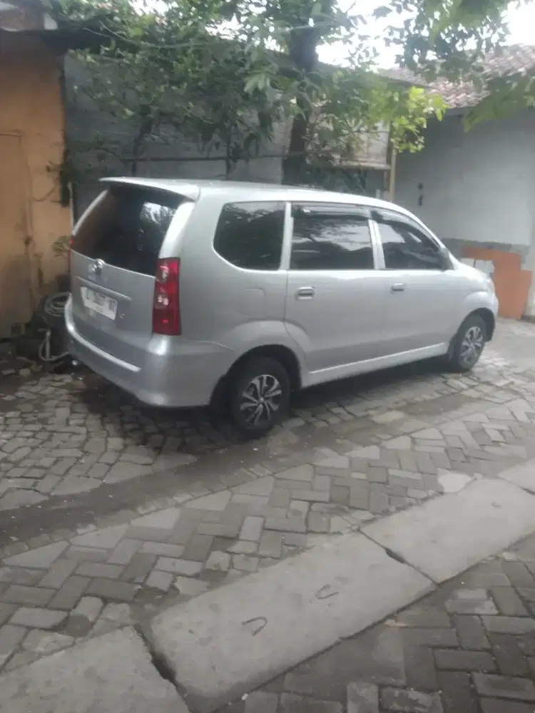 Daihatsuh Xenia 2005