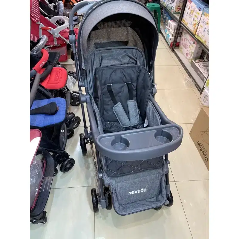 Nevada Pliko, Stroller Ayun