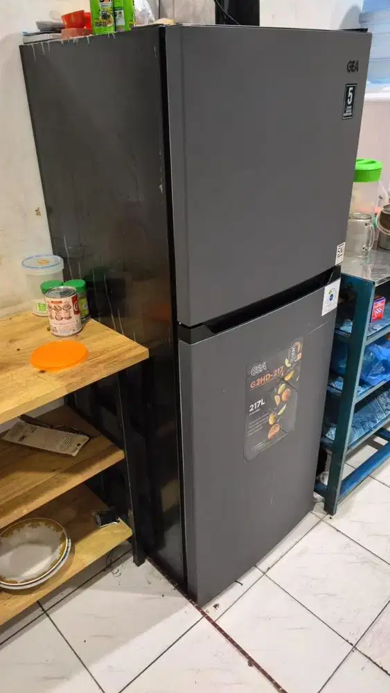 Kulkas 2 pintu merk GEA