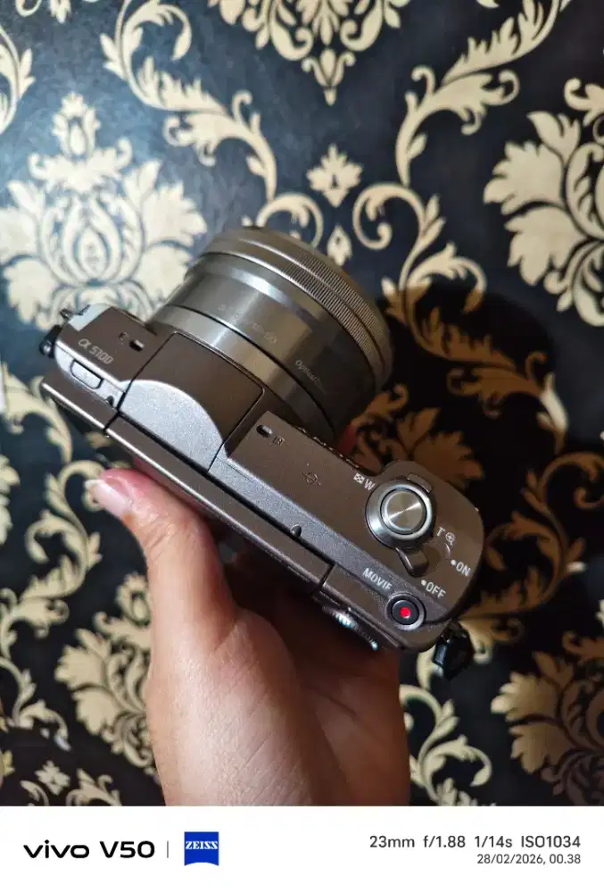 Sony A5100 lensa kit mulus