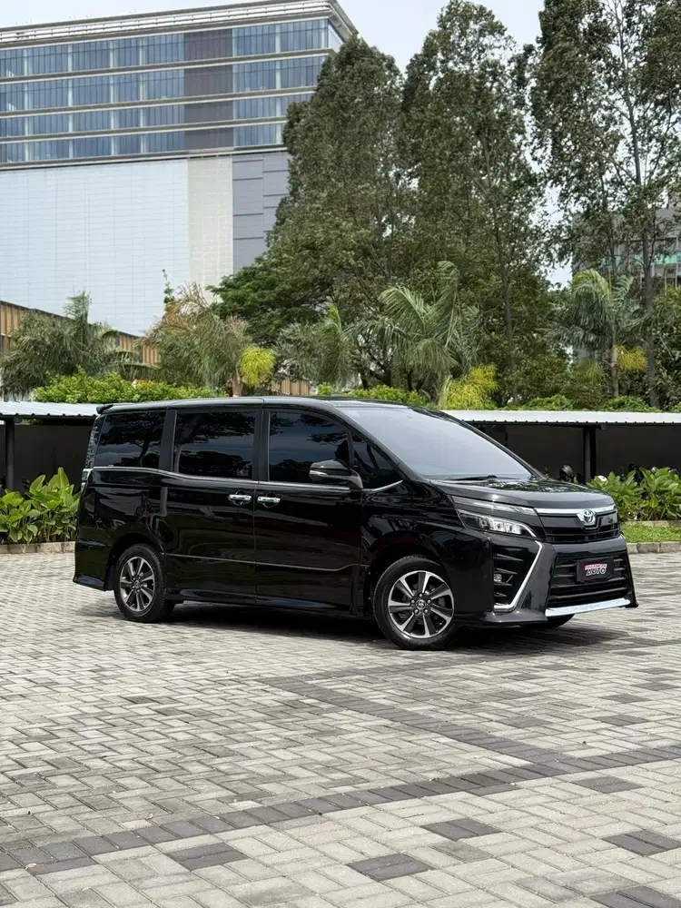 Toyota Voxy Nik 2021 Panoramic Sunroof Low Km Nissan Serena Hws autech