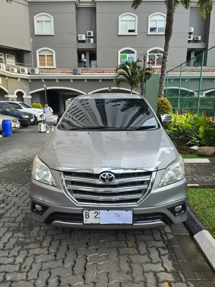 20rb KM setahun Innova Diesel 2KD AT 2015 Silver Istimewa YTTA !!