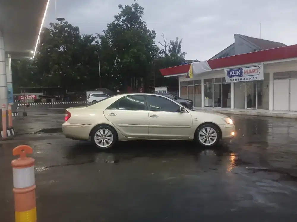 Toyota camry 2.4 G plat h semarang