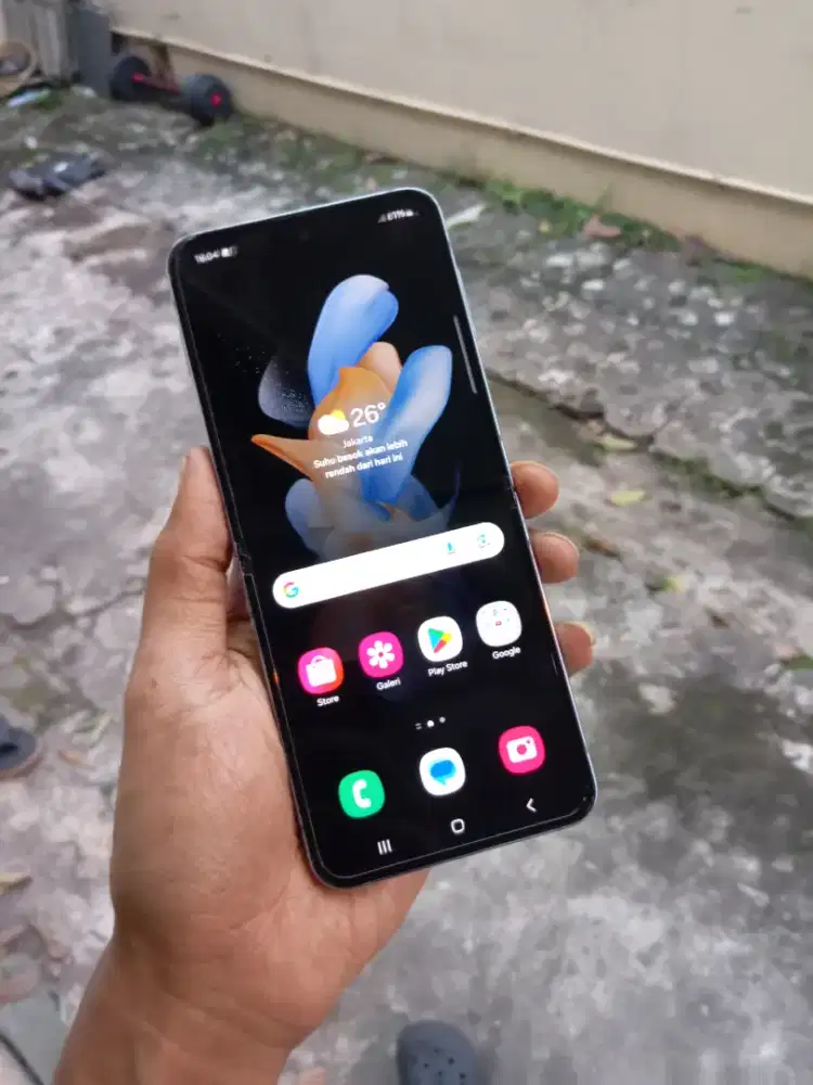 Samsung Z flip 4 512 gb