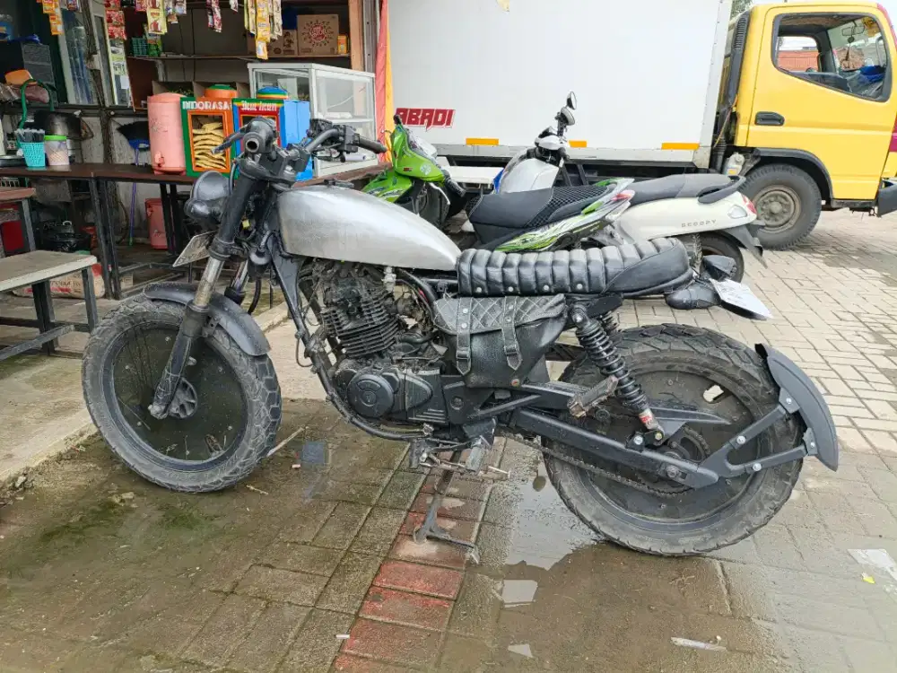 Pulsar Bajaj 180cc dtsi UG4
