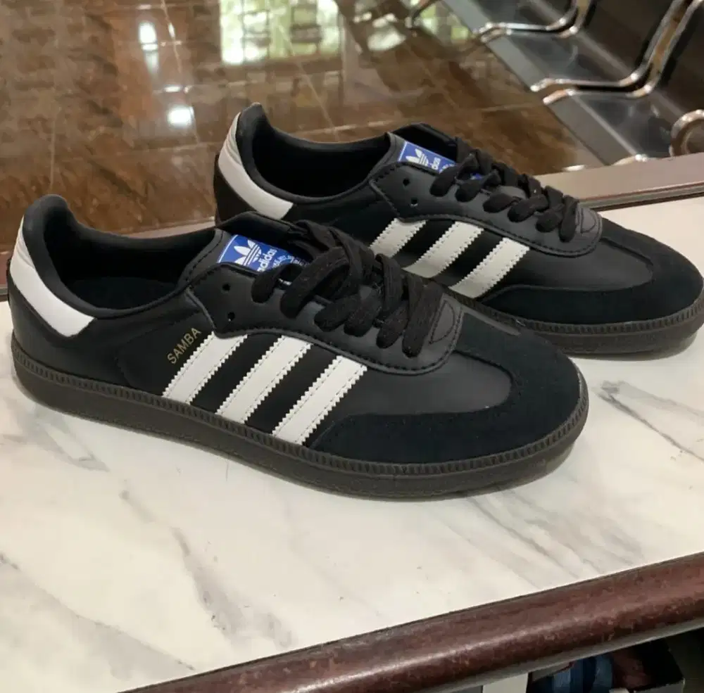 Jual cepat Sepatu Adidas samba OG Black white
