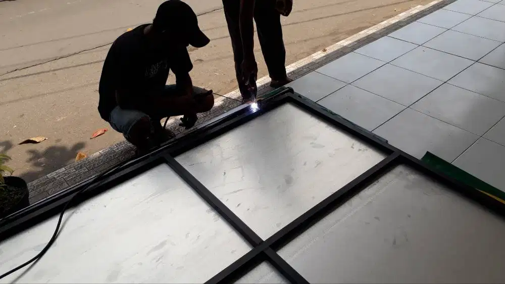 Las Kontruksi Reklame Neon box & signane papan nama