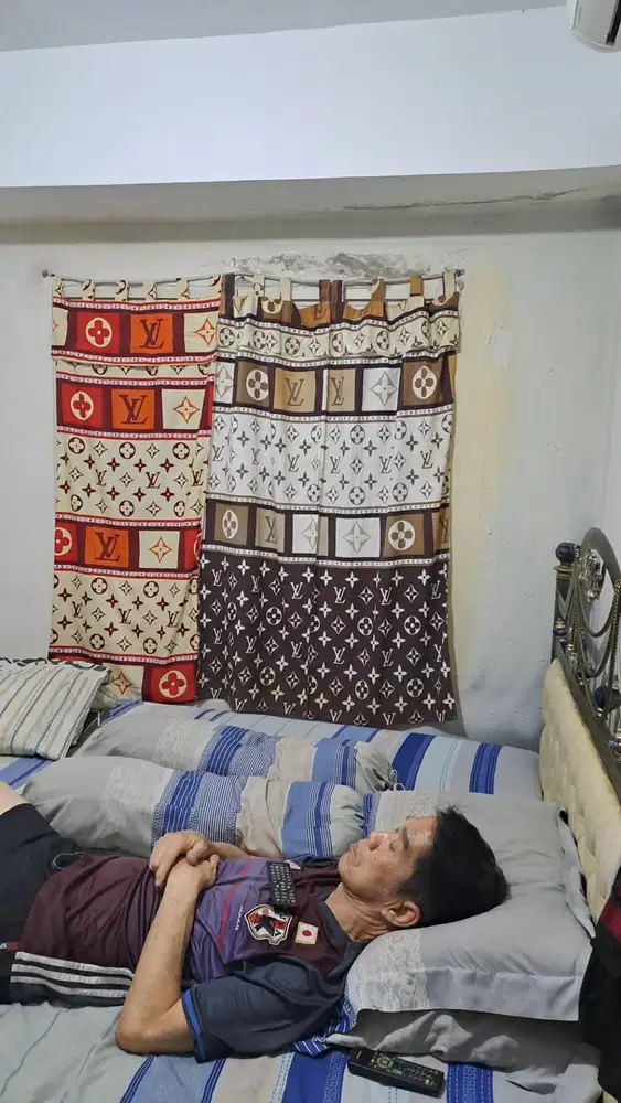 DIJUAL RANJANG DAN LEMARI PAKAIAN