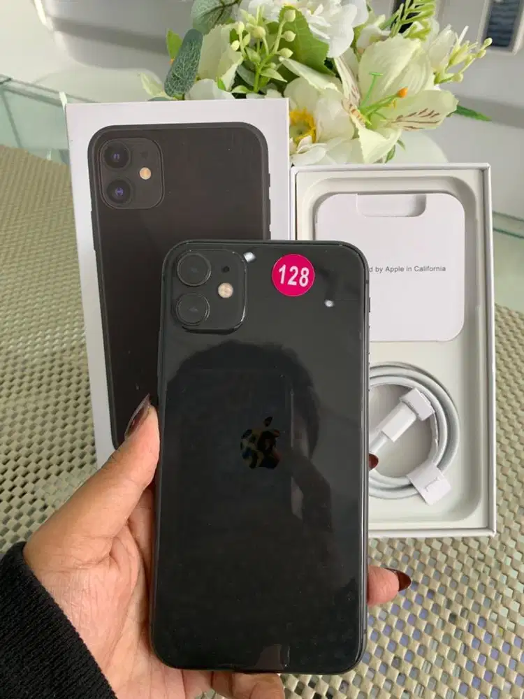 Iphone 11 128 Black all provider Like new full set normal no minus
