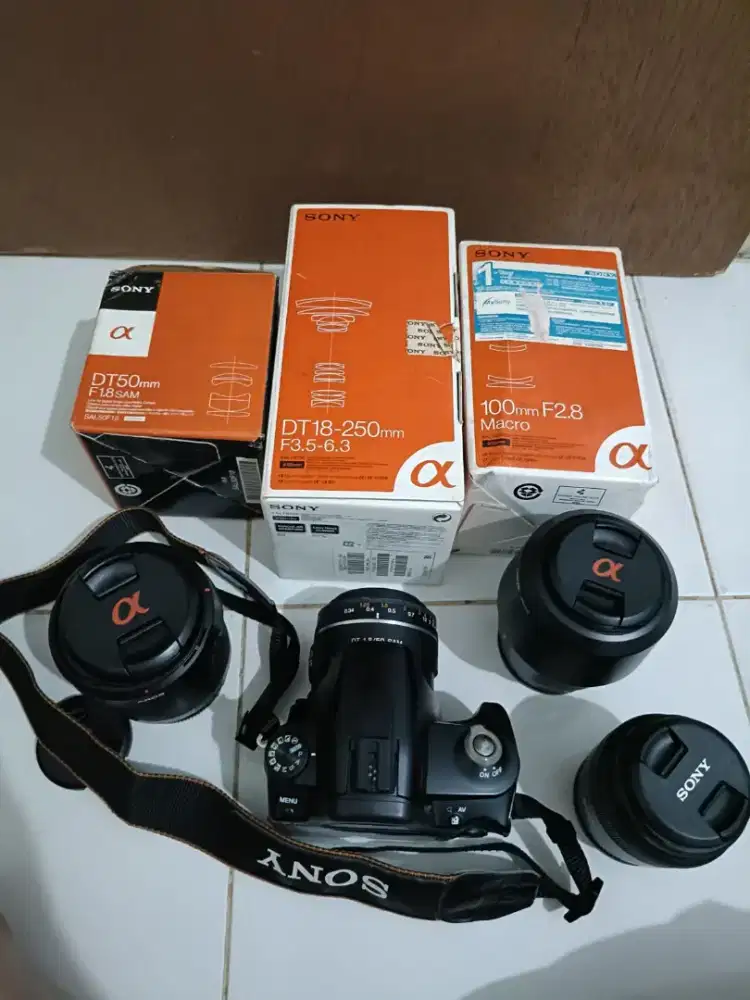 SONY A230 DAN 5 LENSA NORMAL