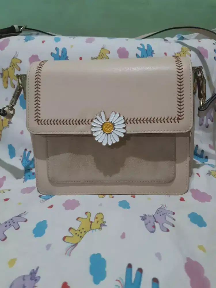 Lourentou sling bag kulit sapi asli preloved tjap karoeng