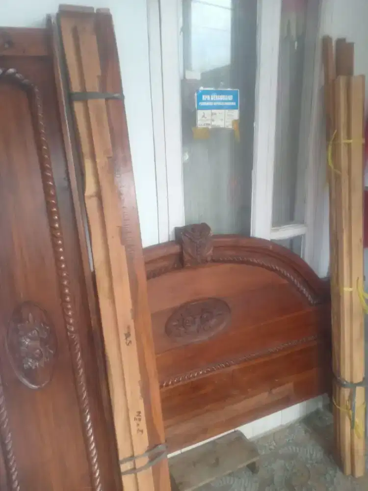 Dipan kayu full jati. Free kasur kapuk