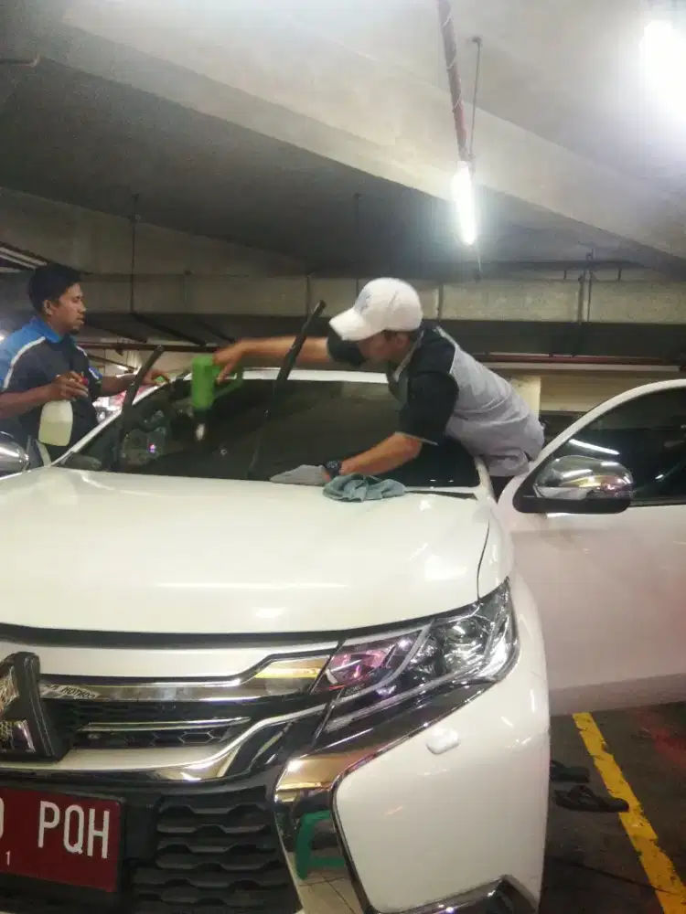 Kaca film mobil dan gedung