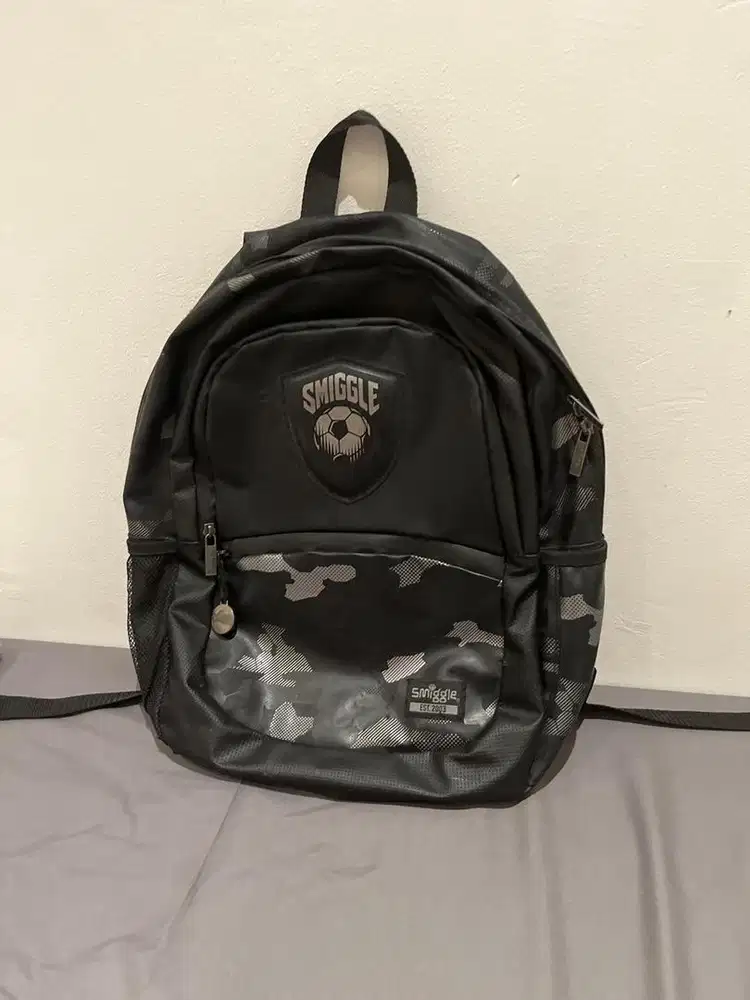 Tas Smiggle Laki-Laki