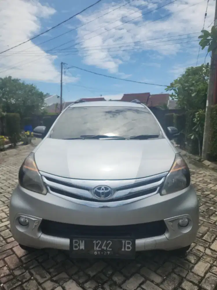Touota avanza G mt 2015 doble airbag
