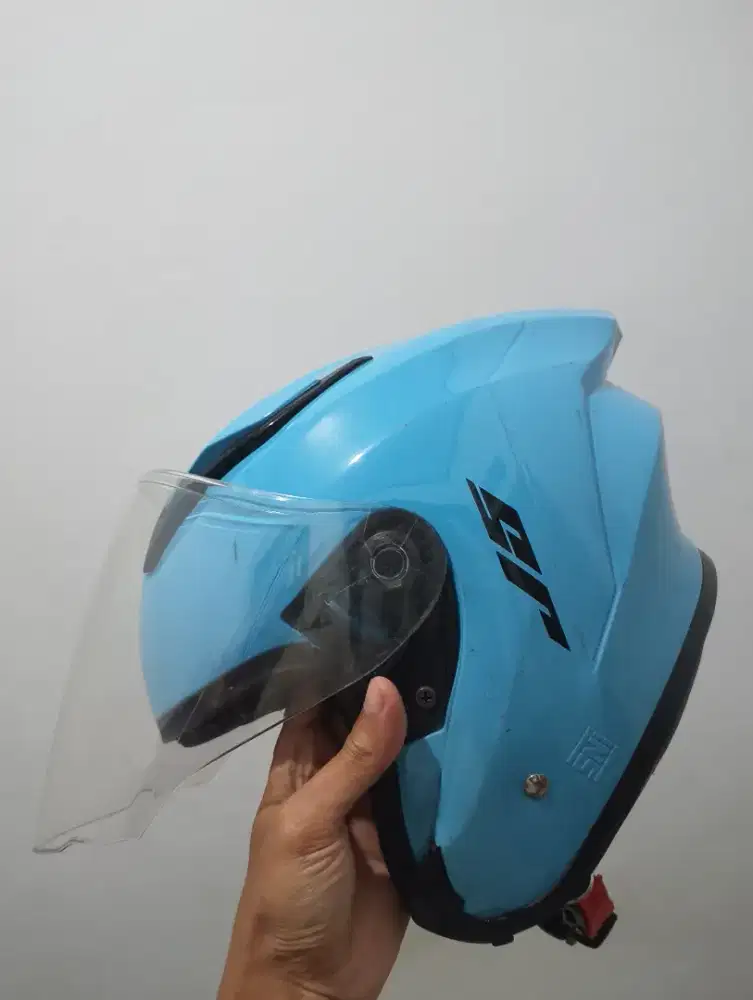 Helm MLA J5 warna biru stabilo