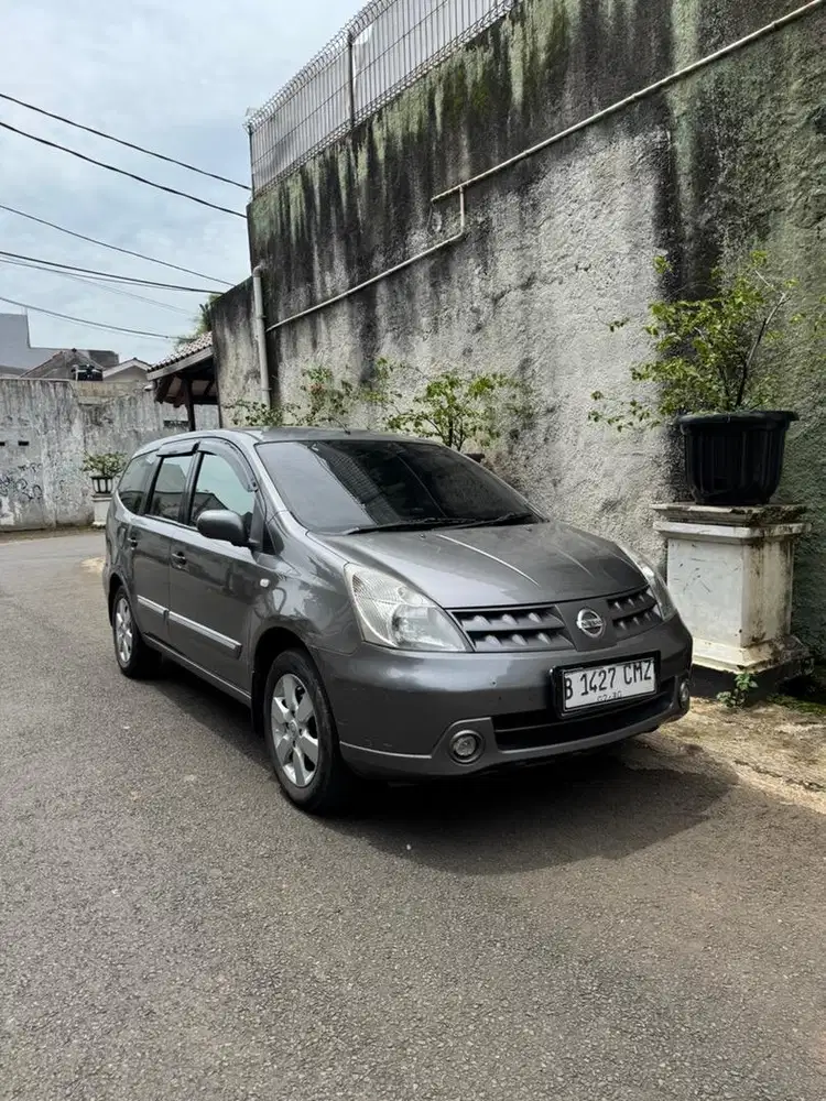 Nissan Grand livina XV Matic Th 2010