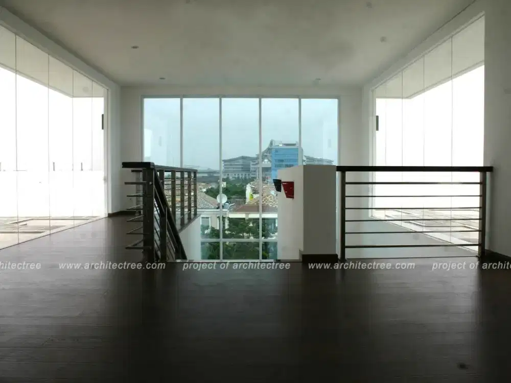 Rumah Mewah Uk 24x28 Hoek 5 Lantai View Danau Bagus