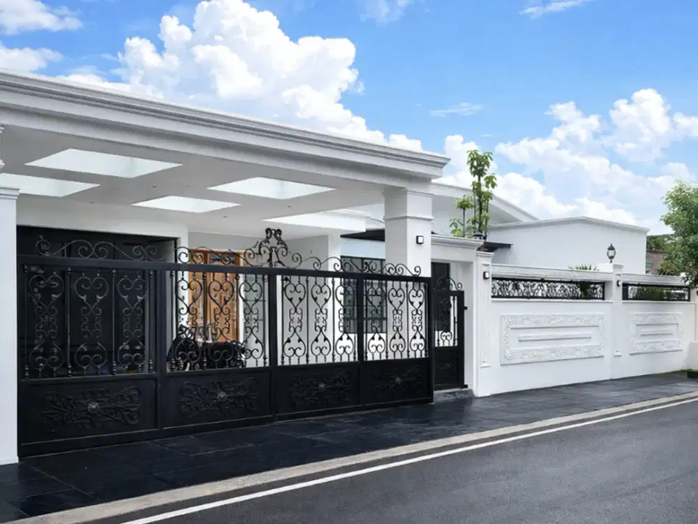 UNIT BARU! Rumah Cilandak Dijual. Jalan Utama, Bangunan Mewah Classic